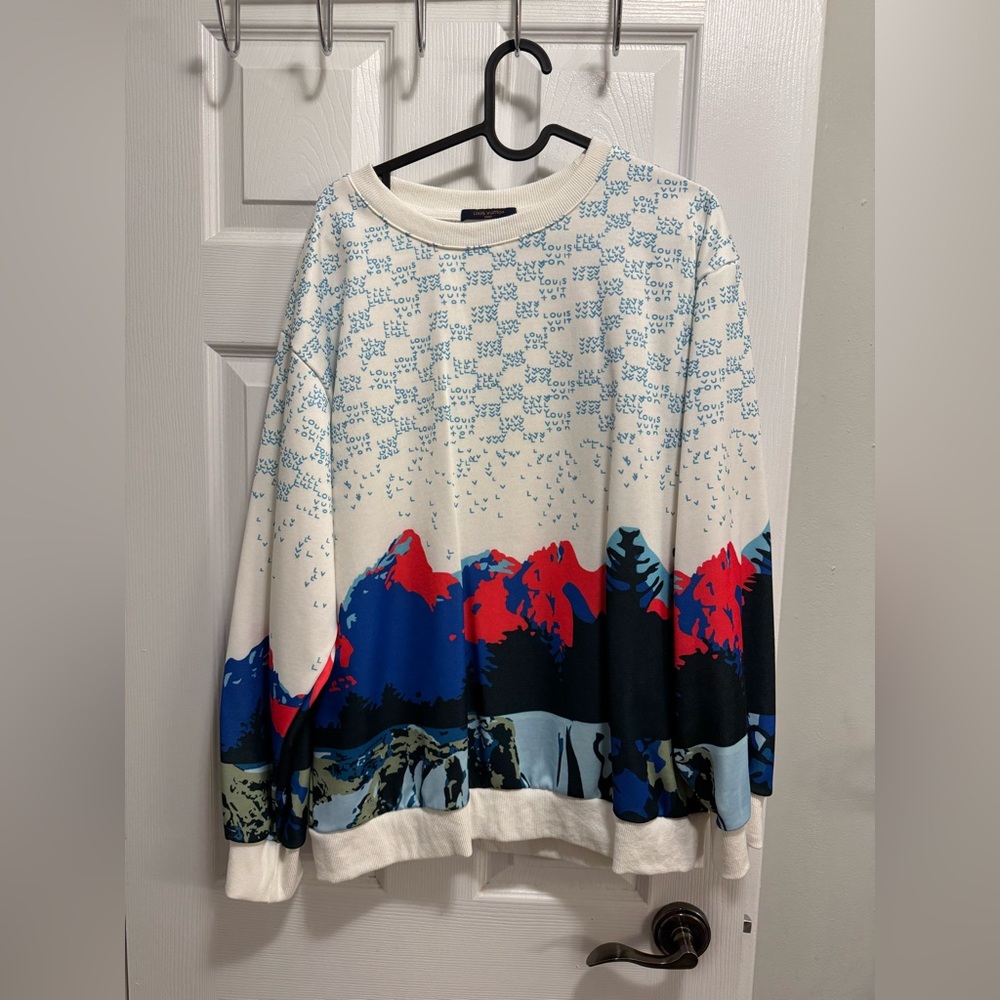 Louis Vuitton crewneck mountain size XL